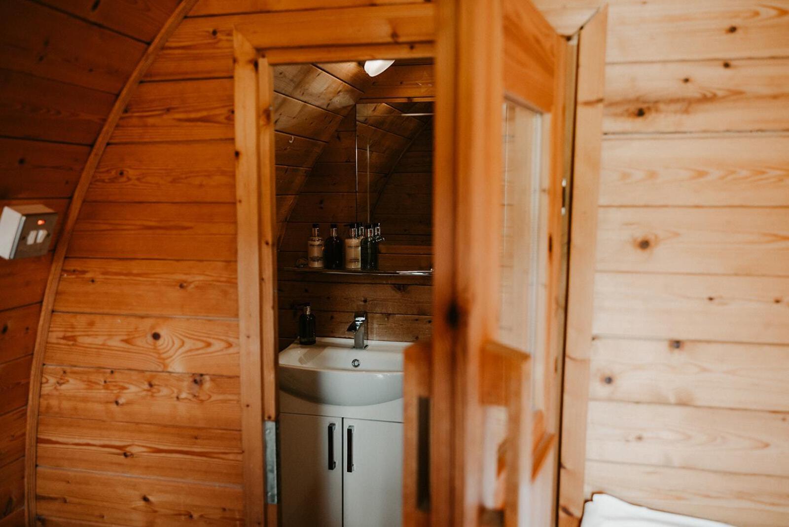 The Wilson Arms Bed & Breakfast Torver Стая снимка